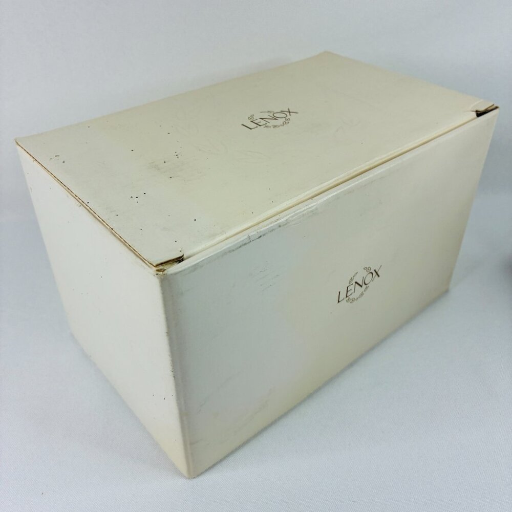 Lenox Fleur de Lis Collection Embossed Pierced Flower Vase Ivory Gold USA 7.5" - Picture 12 of 16